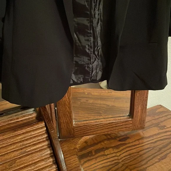 Forever 21 Black Blazer - Picture 6 of 8